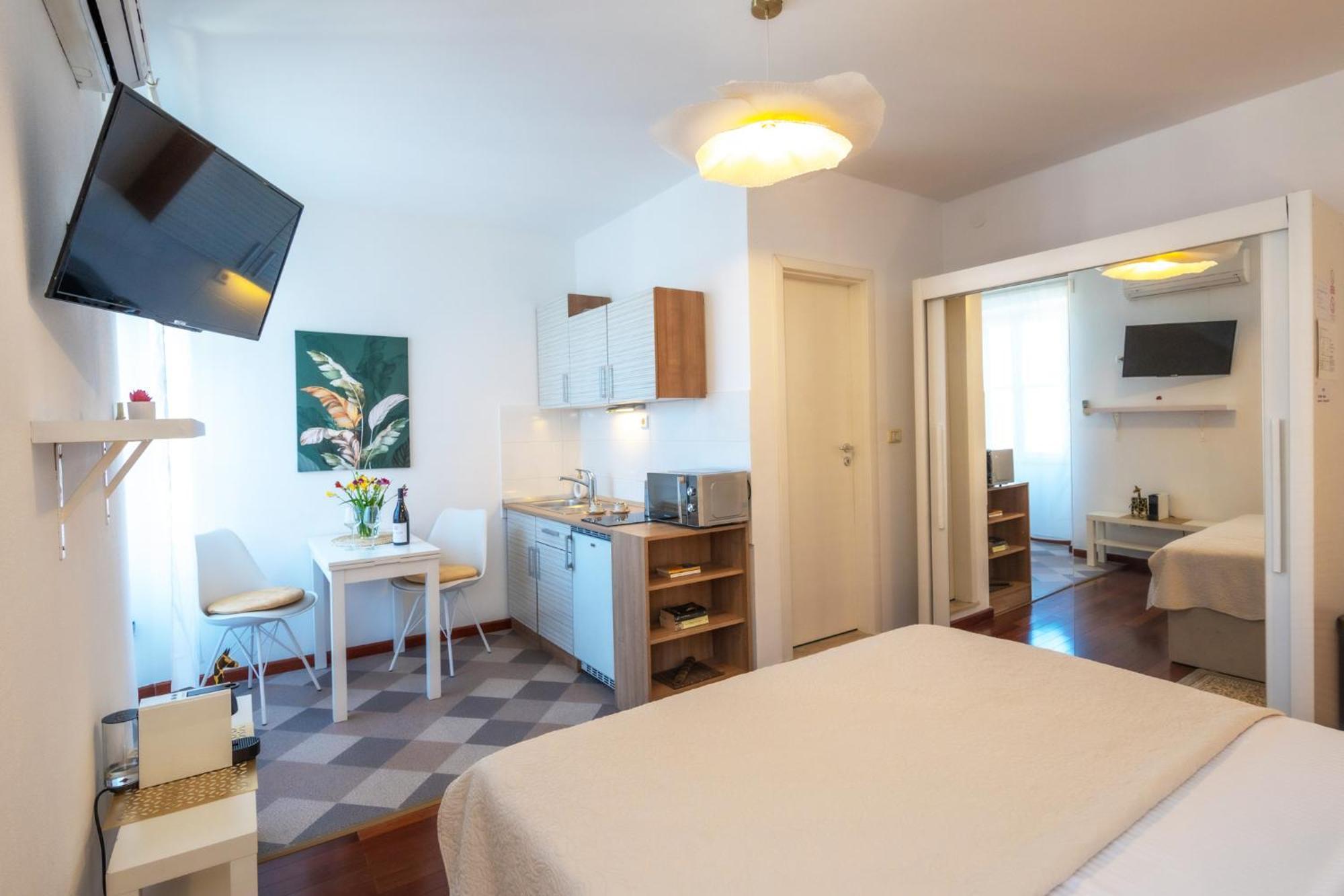 Sunny Split Studios Bagian luar foto